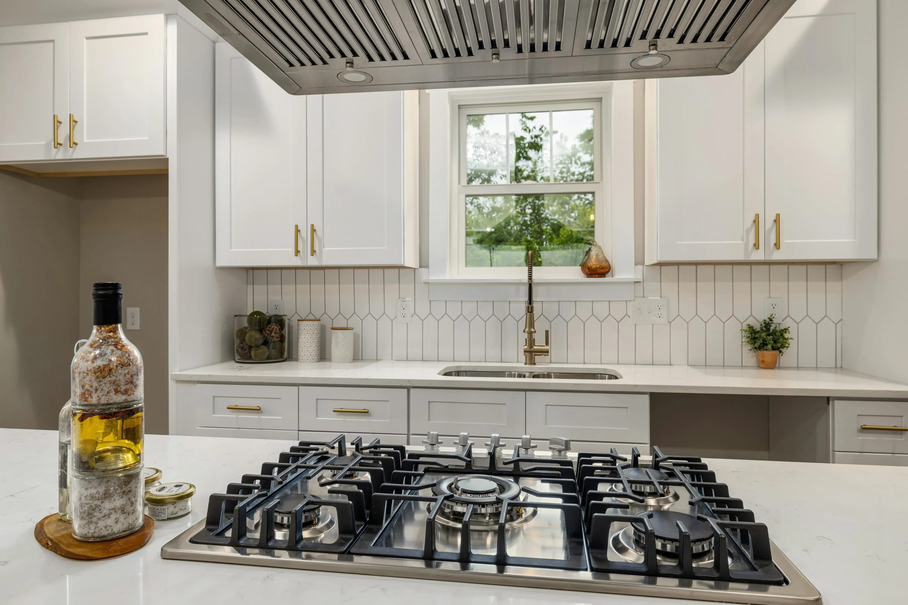 Modular Kitchen Cost Per Sq Ft in Delhi 2025-c17.5